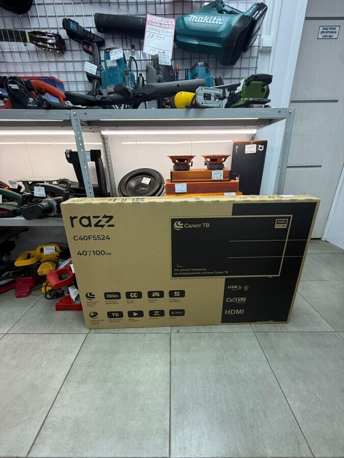 Телевизор RAZZ 40"