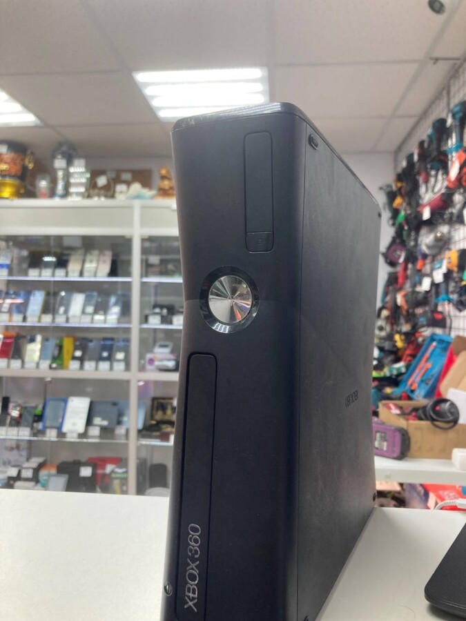 Игровая приставка XBOX 360
