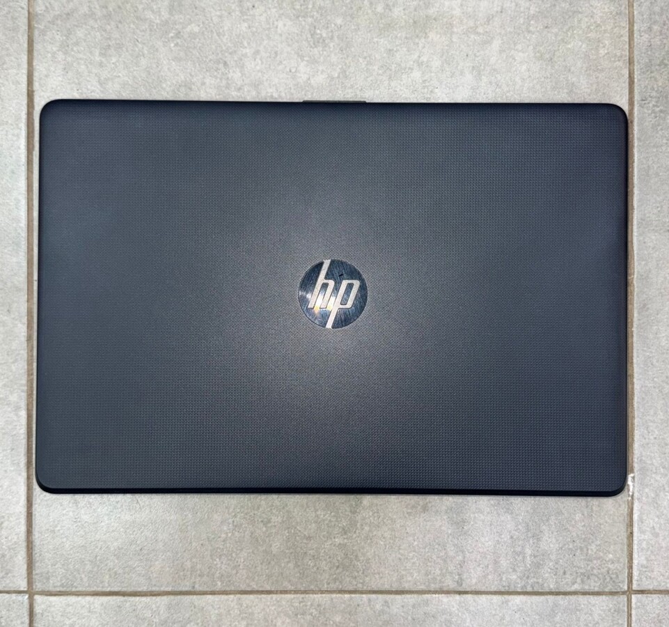 Ноутбук HP 15-ra002ur