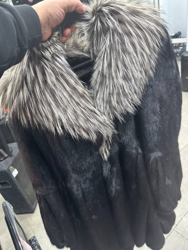 Шуба Норка 46 размер Капюшон Чернобурка